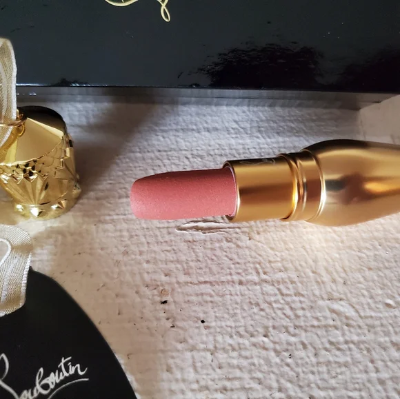Christian Louboutin Lipstick 015M Discontinued - Picture 3 of 8
